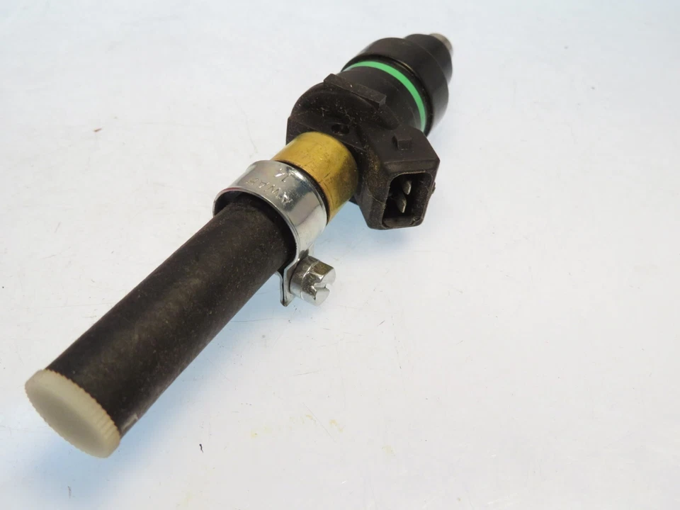 Inyector de combustible para BMW 528i 530i 630CSi y Porsche 928 marca Lucas 5208005 Foto 2 de 3