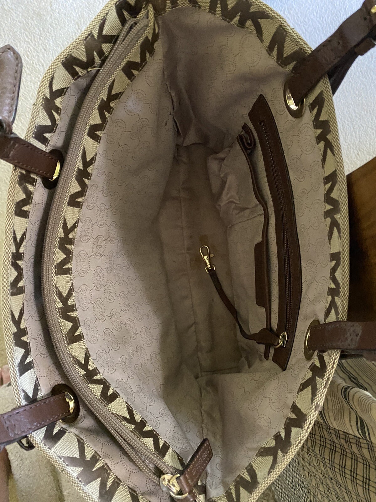 Authentic michael kors tote - image 4