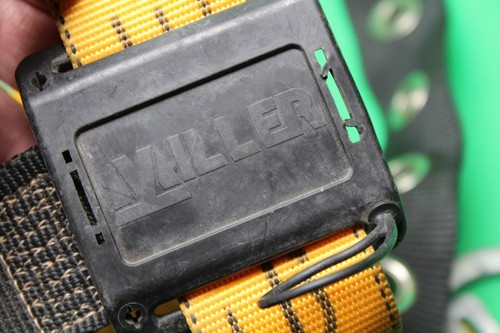 Miller Harness and Manyard 2 shock safety equipment - Picture 6 of 17