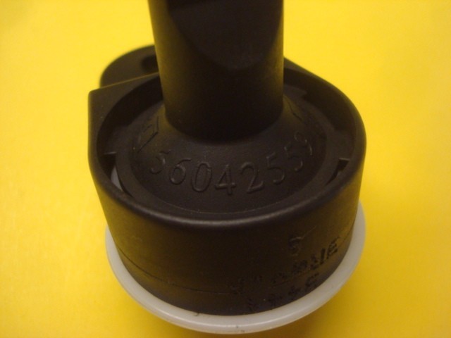 02 03 04 05 JEEP LIBERTY INTERIOR DASH COURTESY LIGHT LAMP OEM 