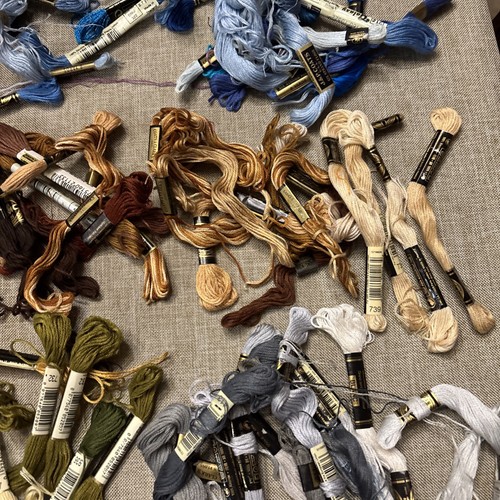 HUGE LOT OF EMBROIDERY FLOSS THREAD Over 225 Plus ASSORTED COLORS Brands Styles - Picture 5 of 13