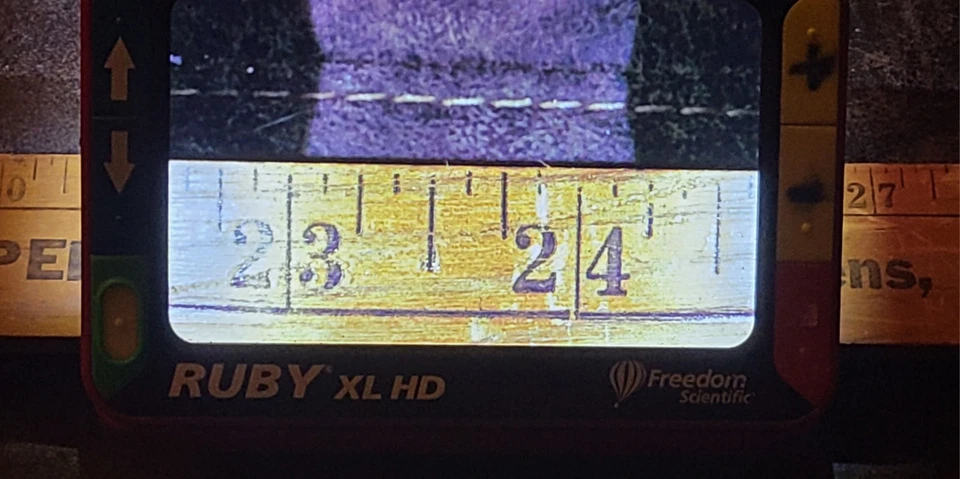 Lupa de video portátil Freedom Scientific RUBY XL HD de 5"" Foto 4 de 4