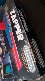 Ninentendo NES Zapper Light Gun Boxed Tested Working