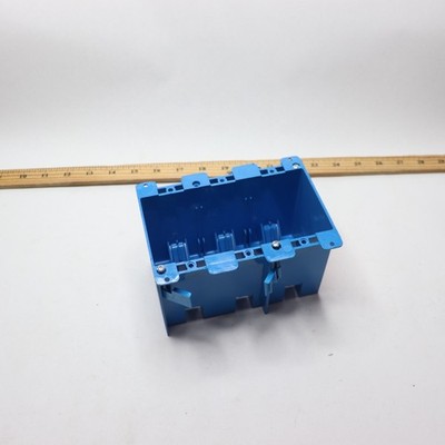 Carlon 3 Gang Switch/Outlet Box Blue B355R - Missing 1 Screw/Flapper