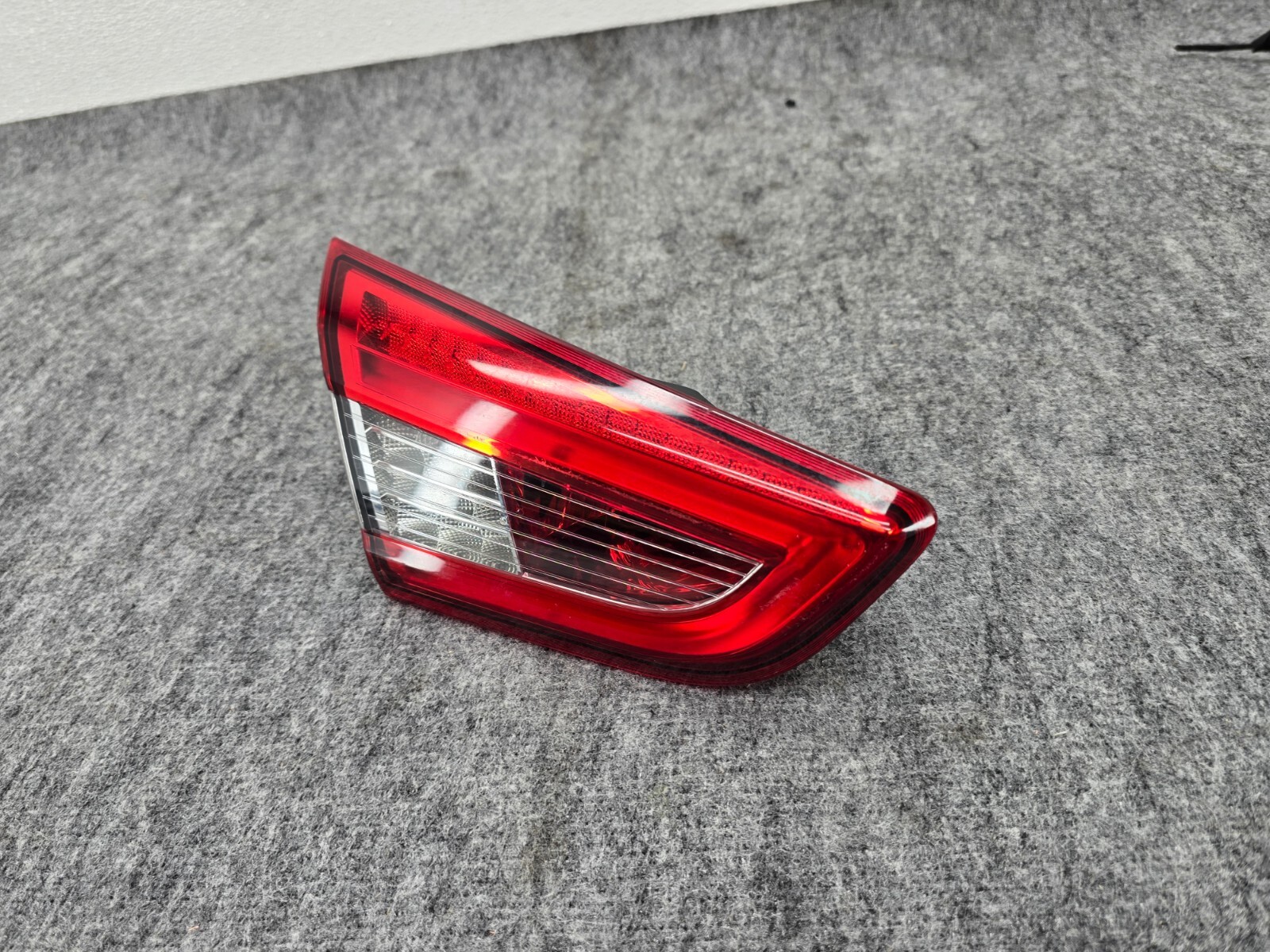 LEFT DRIVER SIDE INNER TAILLIGHT LIGHT LAMP OEM 40K 14-19 MASERATI GHIBLI S