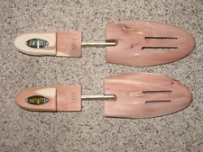 Pair of Luxuri Cedar Elements Split-Toe Cedar Shoe Tree - (XXL)