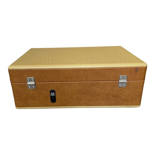 Crosley CR50BT Radio Traveler Turntable AM/FM Radio. Plays 33 1/3, 45 and 78 - Picture 4 of 11