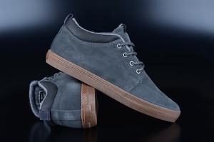 globe gs chukka dark shadow