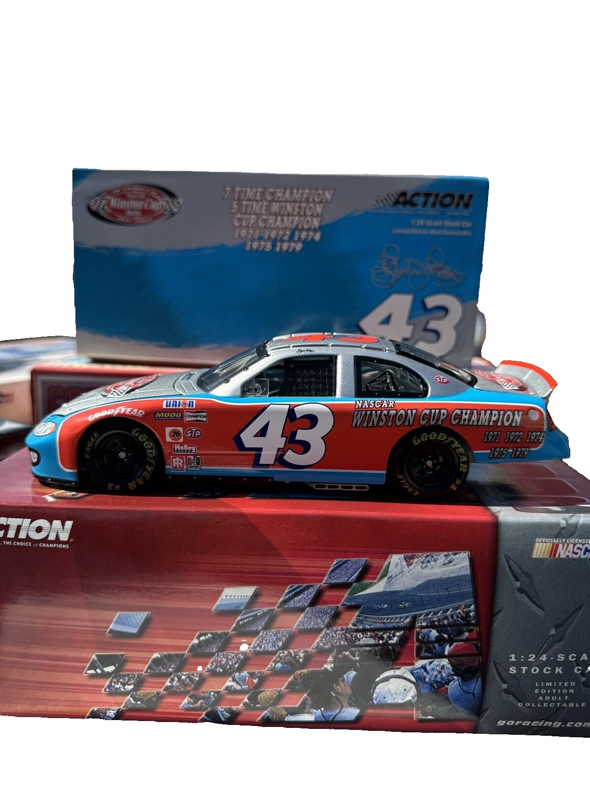 Carros de Corrida em metal fundido Action Richard Petty 1:24