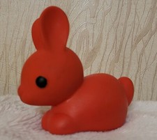 DDR Design Quietschfigur Quietschtier Spielzeug Badespielzeug Hase Gummifigur
