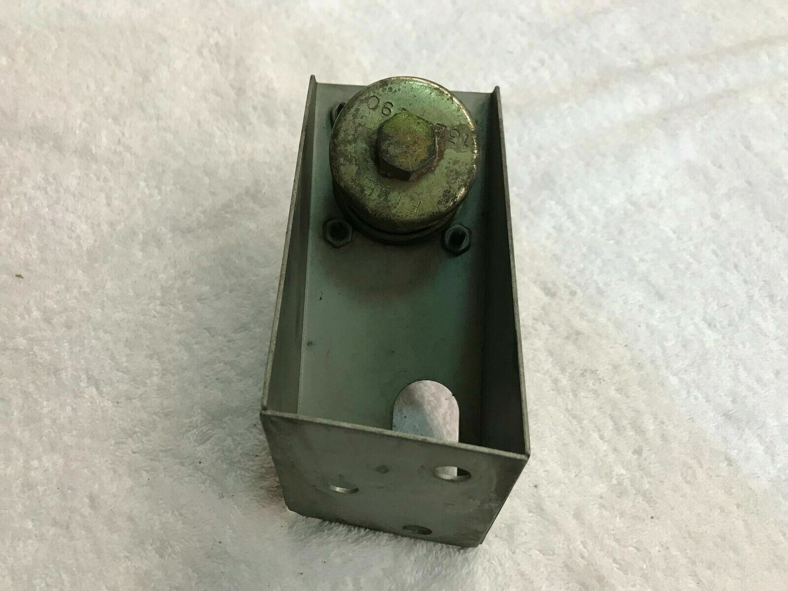 LAMBORGHINI GALLARDO DRIVER LEFT EXHAUST BRACKET MOUNT SUPPORT OEM 400253323