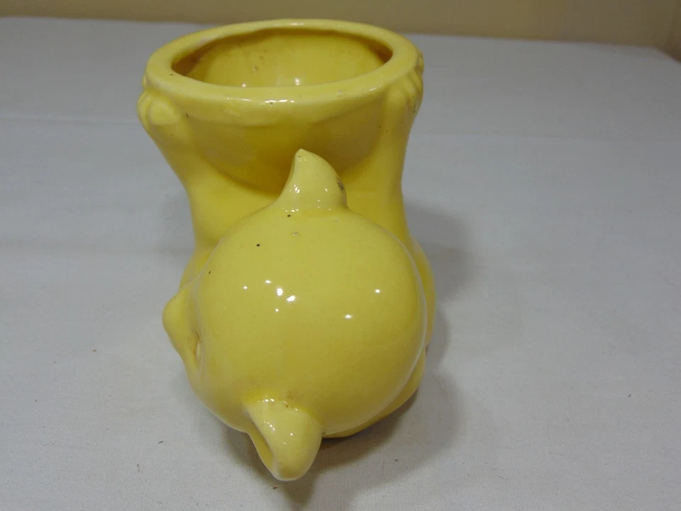 VINTAGE POTTERY PLANTER YELLOW CIRCUS BEAR HOLDING BALL RARE PLANT  - Image 3 of 4
