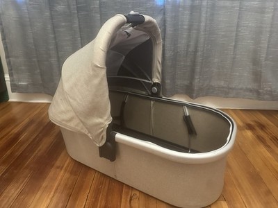 UPPAbaby Bassinet Vista Cruz V2 Declan Beige Oat Frame And Canopy READ DESCRIPTI