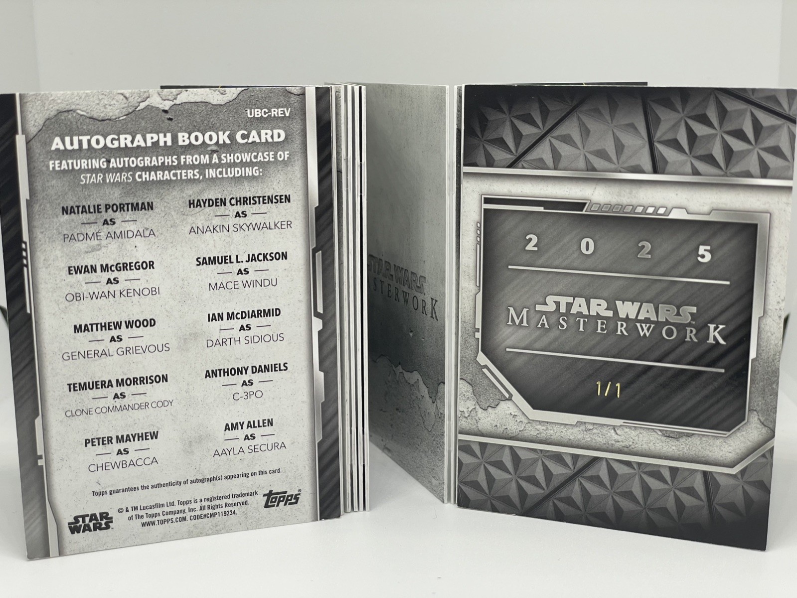 1/1 Topps Star Wars Masterwork Autograph Book Card Padme + 9 autos UBC-REV view 20