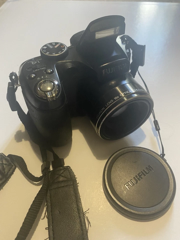 Fujifilm FinePix S2950, photo 1 of 5