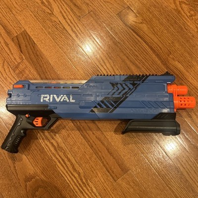 Hasbro Nerf Rival Zeus XVI-1200 Team Blue Blaster Gun One Clip with ammo