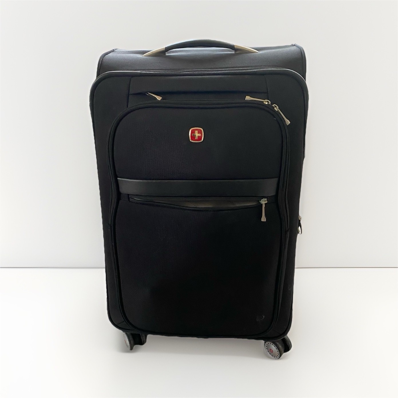 SWISSGEAR Medium Check-In Spinner Luggage Black Softside Rol