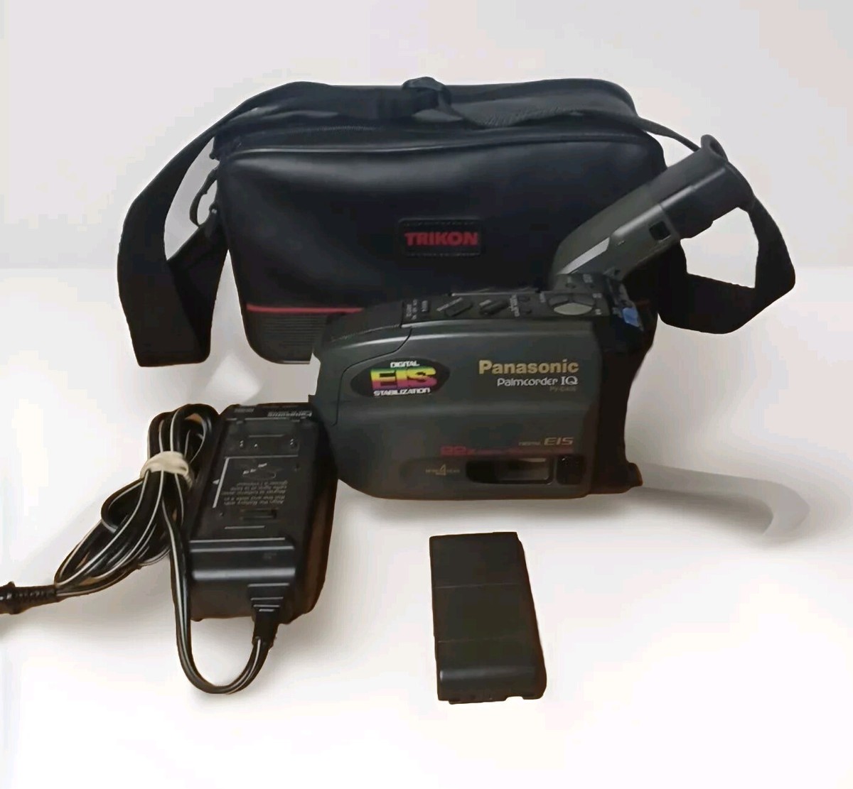 Panasonic Palmcorder IQ PV-D406 VHS-C Camcorder Includes Battery