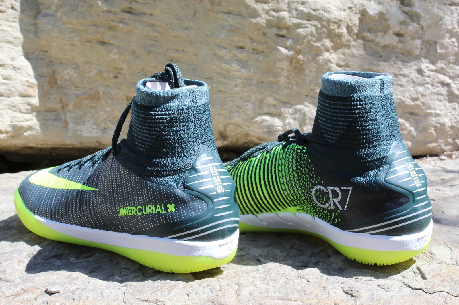 new nike indoor soccer shoes