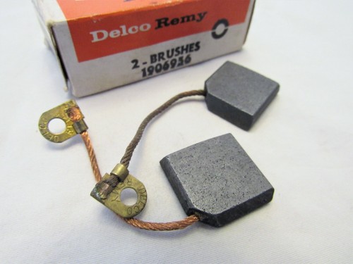 NOS 1955-62 Chevy BelAir Nomad Impala Delco 12 Volt Generator Brush GM 1906956 - Picture 5 of 6
