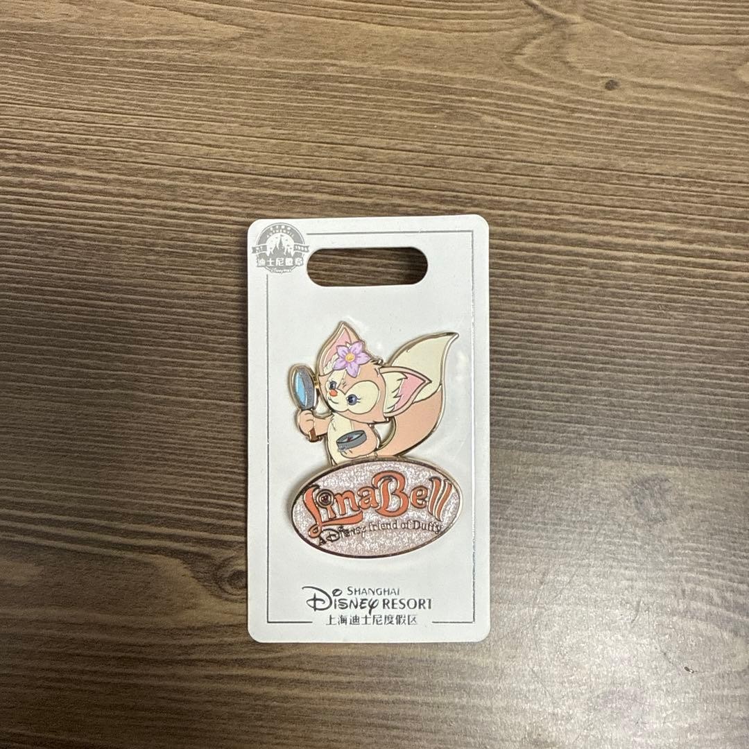 Shanghai Disney Limited Duffy and Friends Badge
