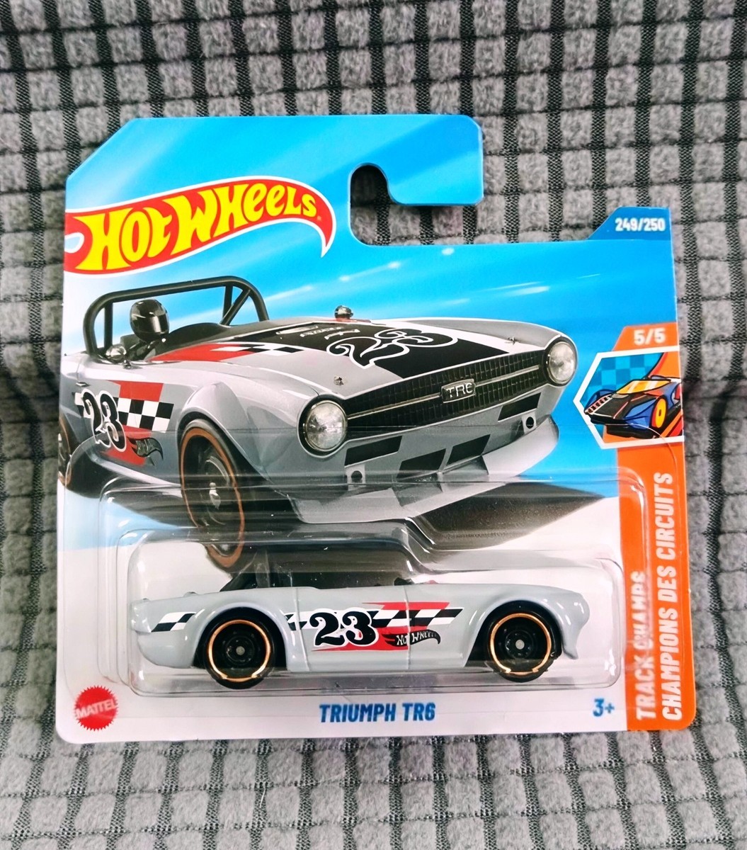Hot Wheels 2025 Case Q TRIUMPH TR6 Treasure Hunt RTH SHORT Card
