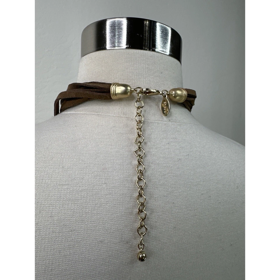 Collar Chico’s imitación gamuza piedras sintéticas borlas llamativo Foto 4 de 4