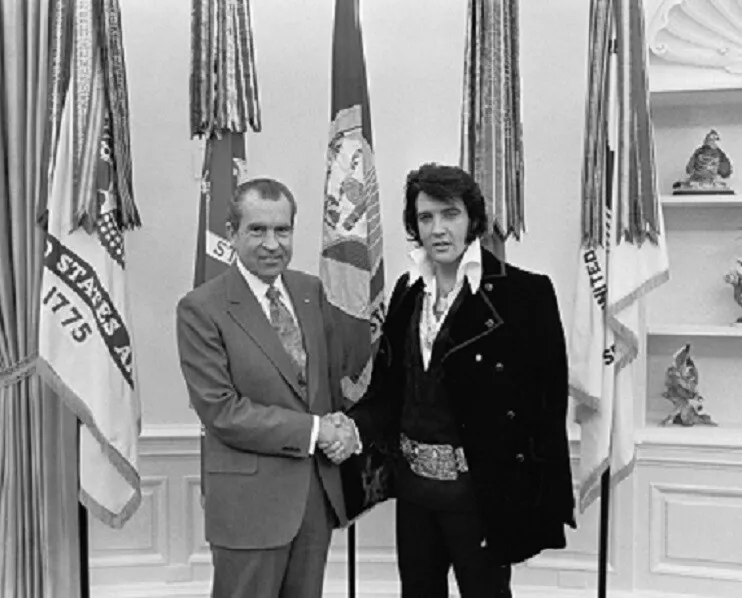 President Richard Nixon with Elvis Presley 8x10 Photo 14