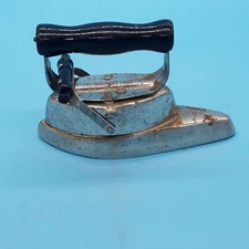 Antique Asbestos Sad Iron Patent May 22, 1900 Dover Mfg Co  Canal Dover USA 