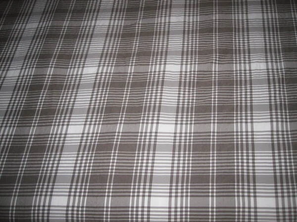 Edredón UGG Marrón Rayas 68" x 80" y 2 Fundas de Almohada Estándar a Juego Usado en Excelente Condición Foto 2 de 4