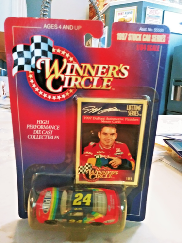JEFF GORDON 1997 WINNERS CIRCLE DUPONT CHEVY LIFETIME SERIES MULTICOLORE 1:64 - Foto 1 di 2