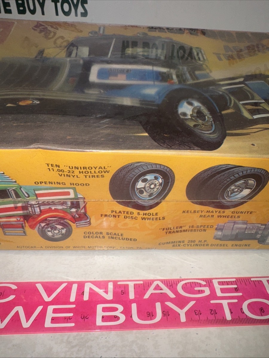AMT Autocar A64B Tractor Vintage Model Kit 1:25 Scale Still Sealed
