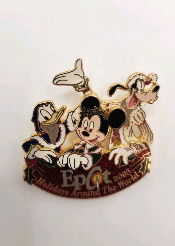 Disney Epcot Holidays Around the World 2005 Mickey, Donald, Goofy. LE 5000 Pin