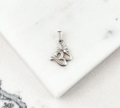 Vtg 925 Sterling Silver Hindu OM Religious Dainty Charm Pendant 