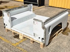 21) FUJI WHITE TDCI Land Rover Defender 90 SW REAR BODY TUB + STEP WHEEL ARCHES
