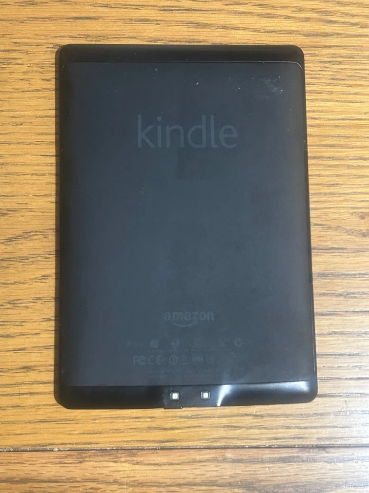 Amazon Kindle 4th Generation 2GB Wi-Fi 6 inch eBook Reader Black (model D01100) - Image 3 of 4
