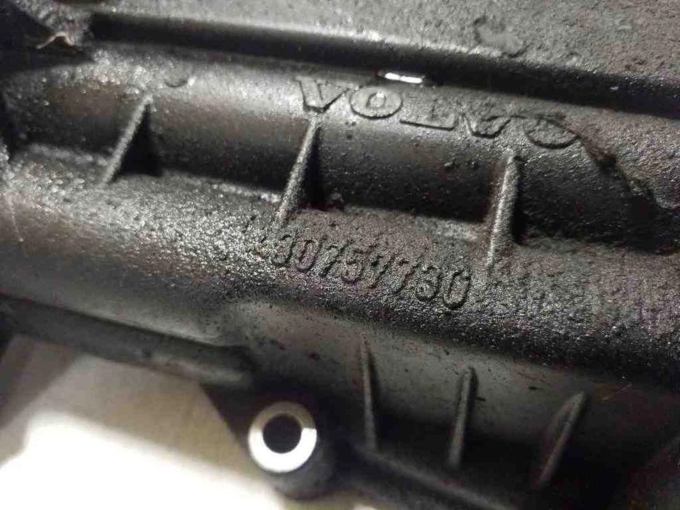 Soporte filtro aceite VOLVO XC60 30757730 2.0 diésel 120kw 2012 32166970 Foto 4 de 4
