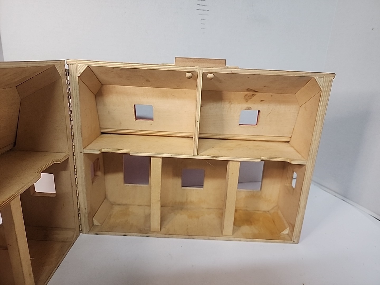 Melissa & Doug Fold & Go 2 Story Wooden Barn Toy OPENING DOORS