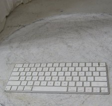 Apple A1644 Wireless Magic Keyboard SEE NOTES