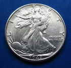 1942-D LIBERTY WALKING SILVER HALF DOLLAR, AU/BU CONDITION.