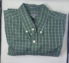 Eddie Bauer Men's M Green Plaid Relaxed Fit Wrinkle Button Up Long Sleeve Shirt
