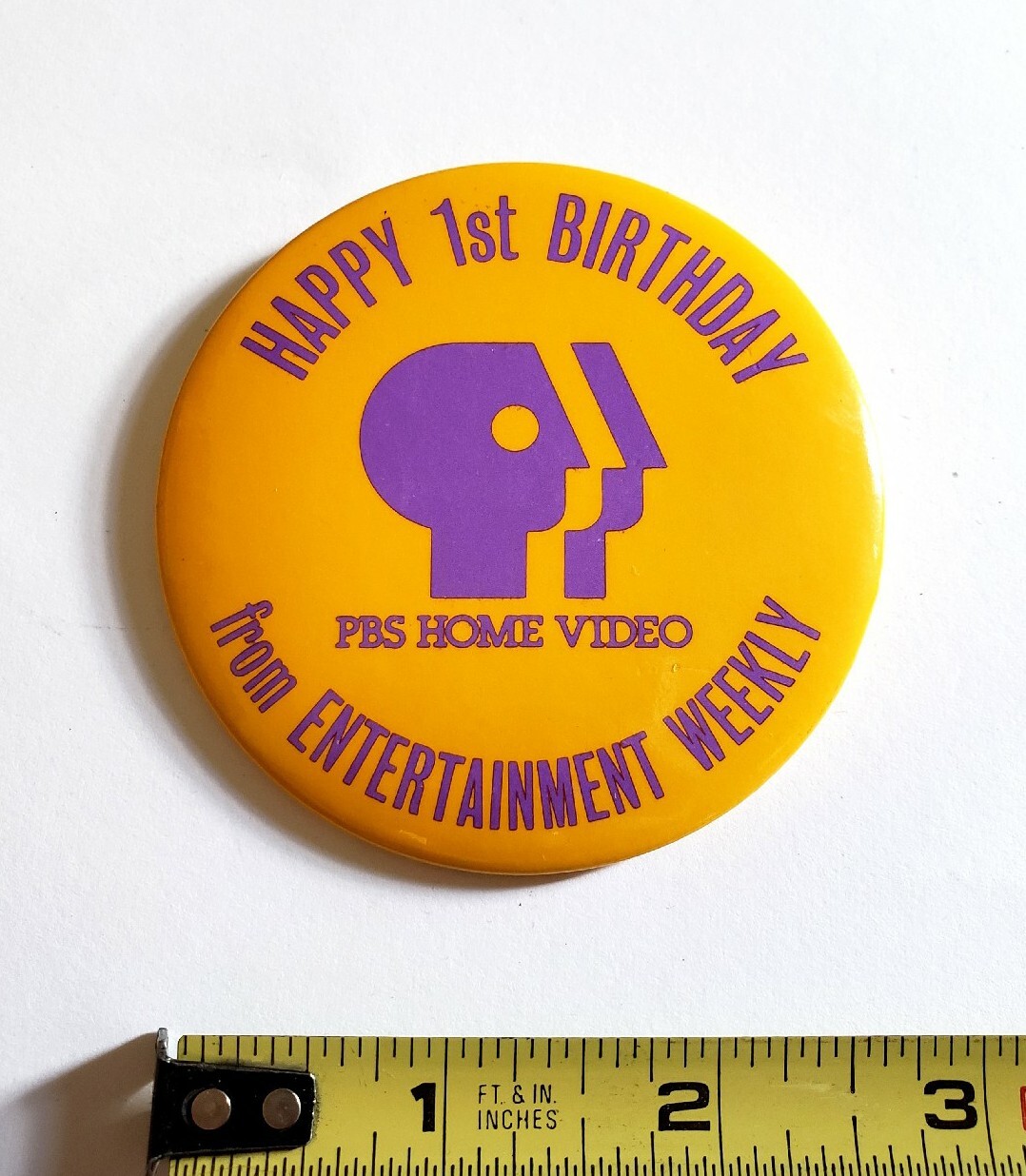 VINTAGE 1980s PBS HOME VIDEO PROMO BUTTON ENTERTAINMENT WEEKLY VHS EMPLOYEE PIN