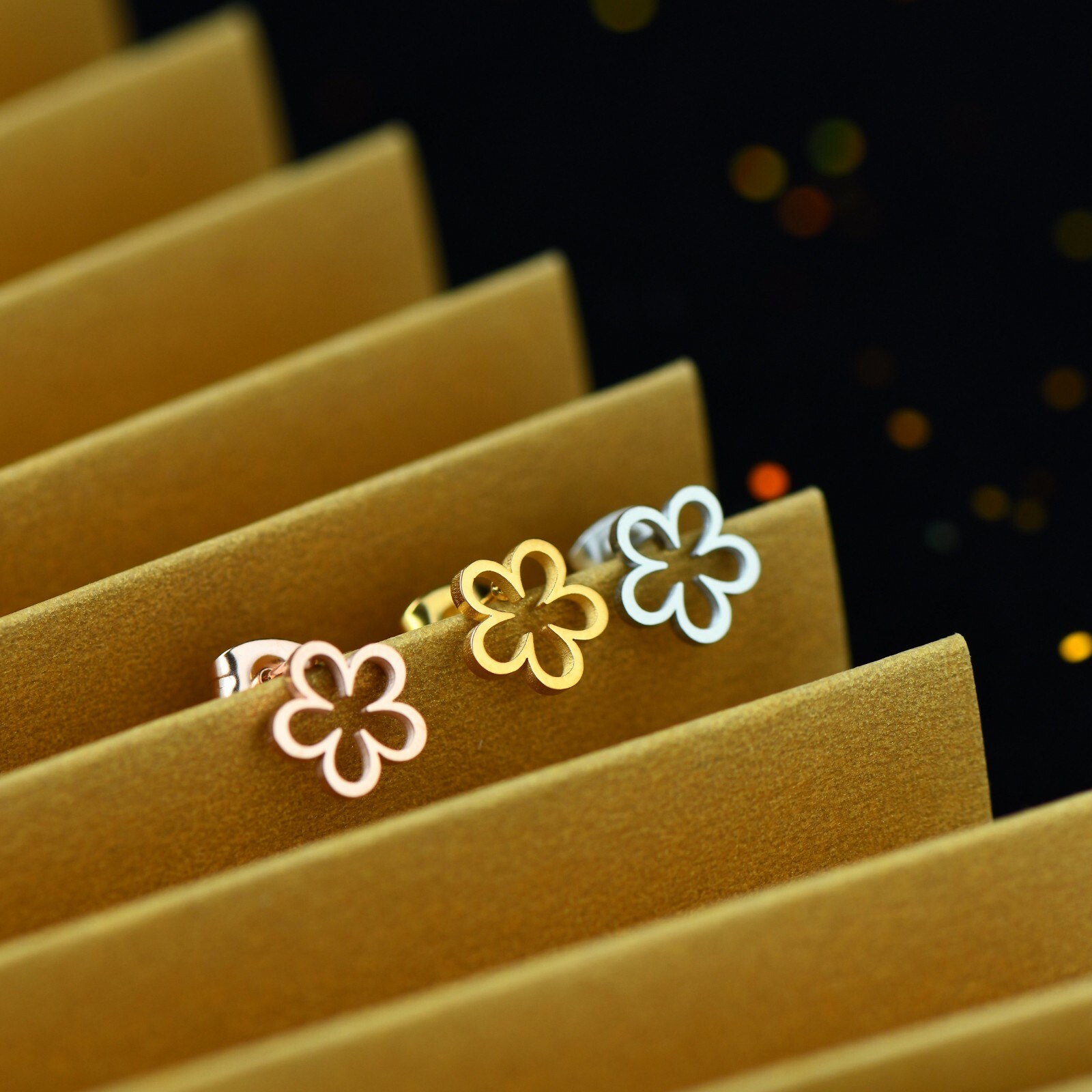 Daisy Flower Stud Earrings in Stainless Steel with Forget-Me-Not Design-image