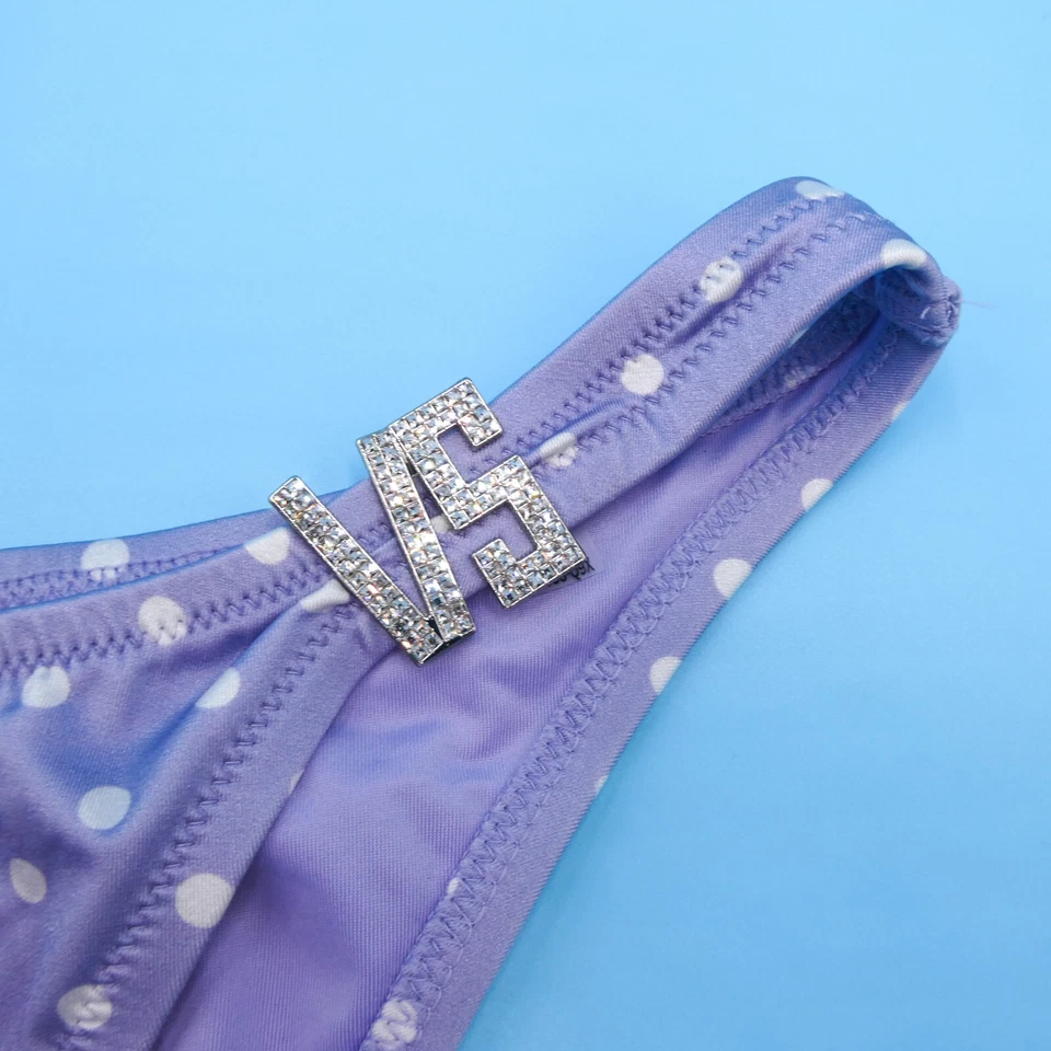 Parte inferior de bikini brasileña Victoria's Secret grande púrpura a lunares de metal corte profundo Foto 4 de 4