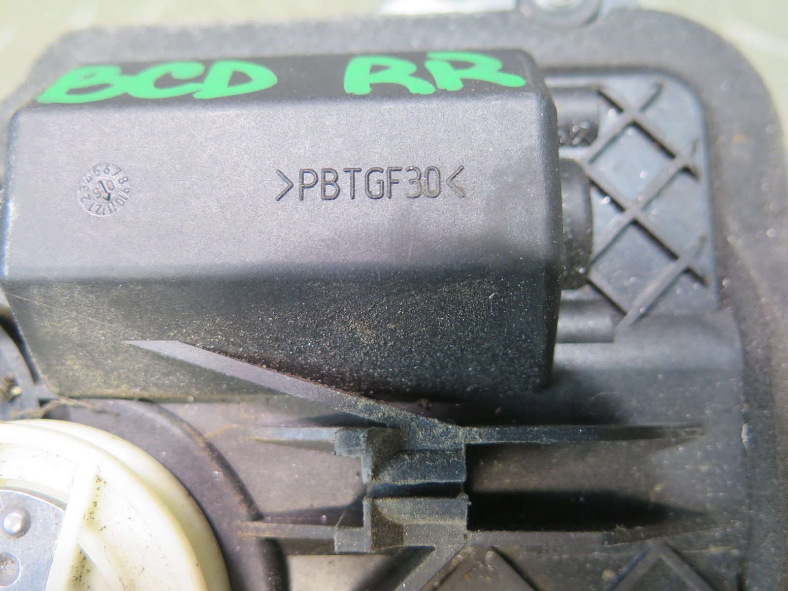 2006-2012 BENTLEY FLYING SPUR REAR RIGHT DOOR LOCK SOFT CLOSE ACTUATOR MOTOR