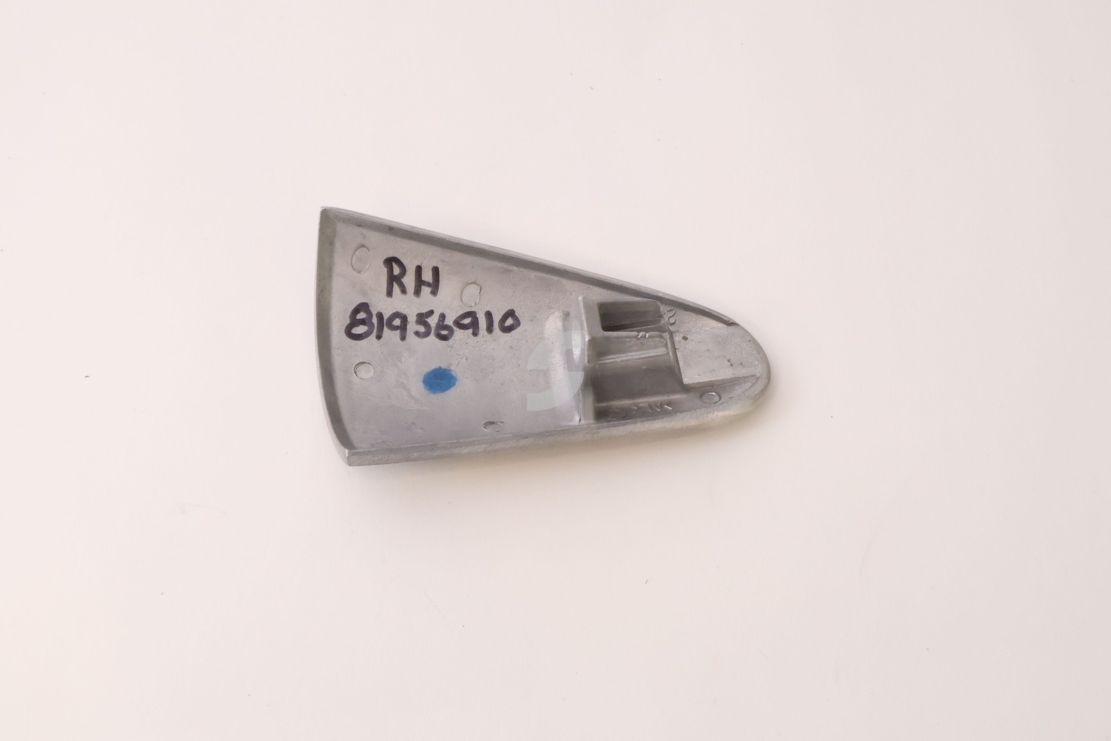 FE-81956810 RH OUTER DOOR HANDLE  Ferrari NEW