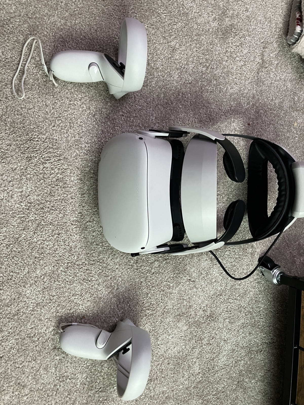 Meta Quest 2 64GB VR Headset Used W/ NEW ACCESSORIES: 6 hr battery and headstrap-image