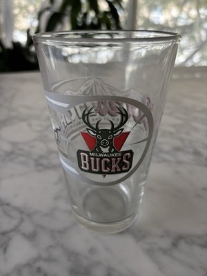 Milwaukee Bucks NBA Coors Light Beer 16 Oz. Pint Glass Cup Logo