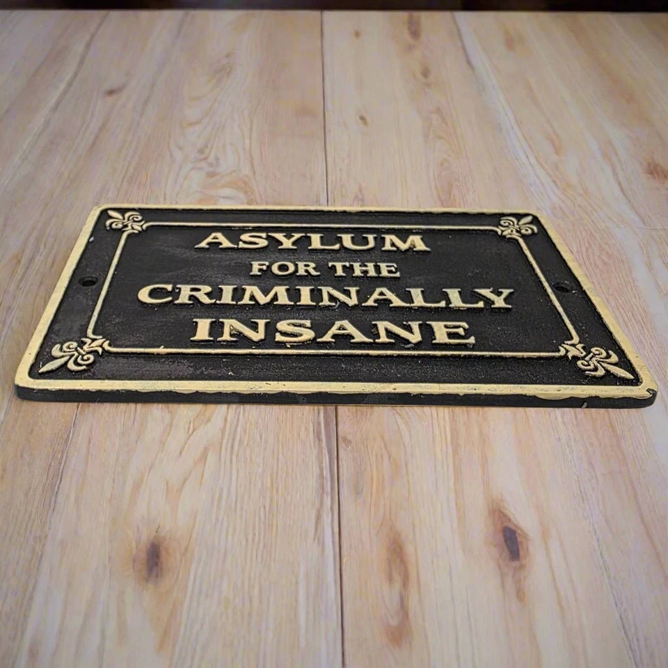 Placa de hierro fundido Asylum For The Criminally Insane letras elevadas (8" x 10") Foto 4 de 4