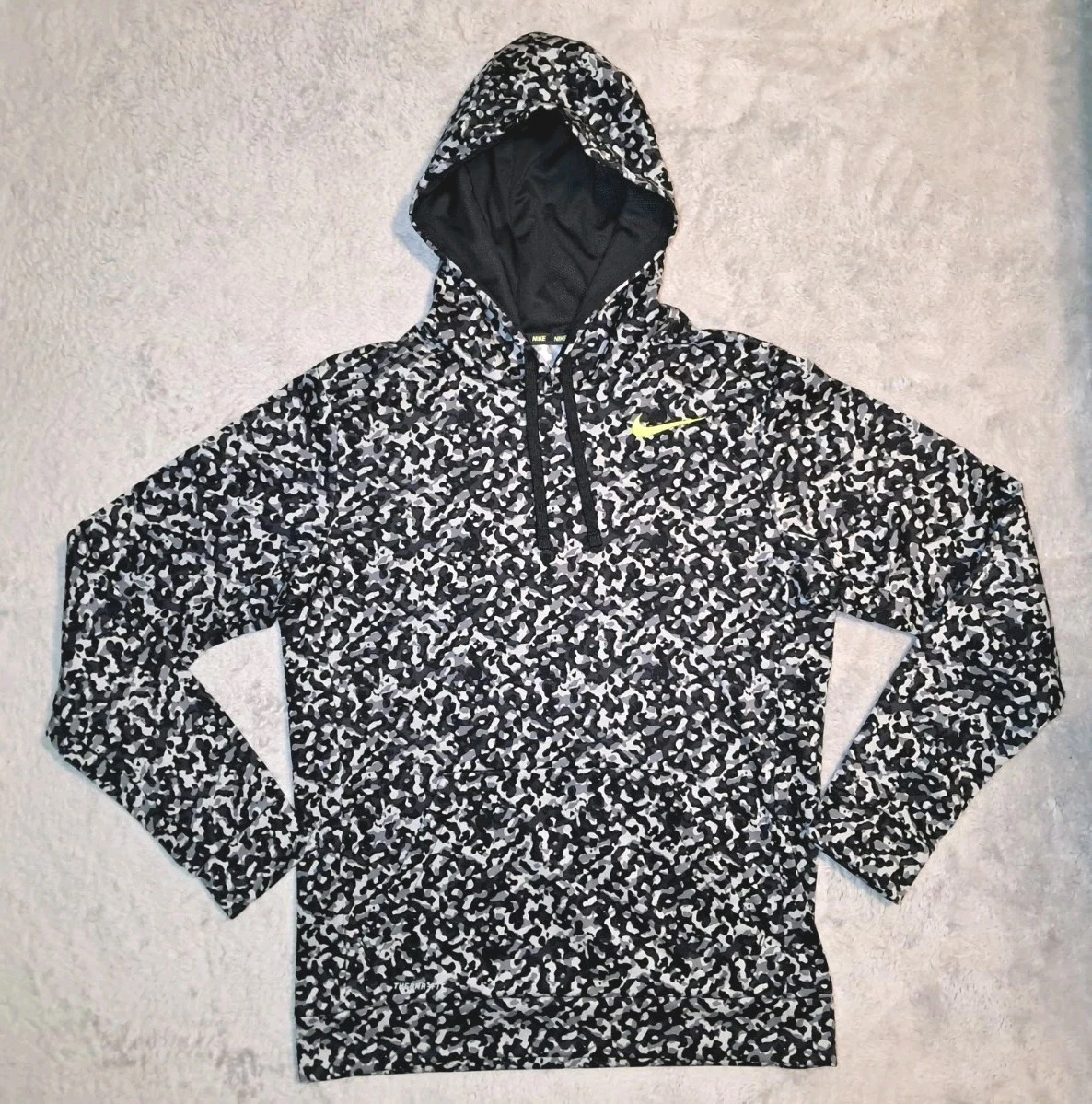 Nike Hoodie Mens Medium Gray Camo Therma-Fit Pullover Athletic Swoosh 717107-012